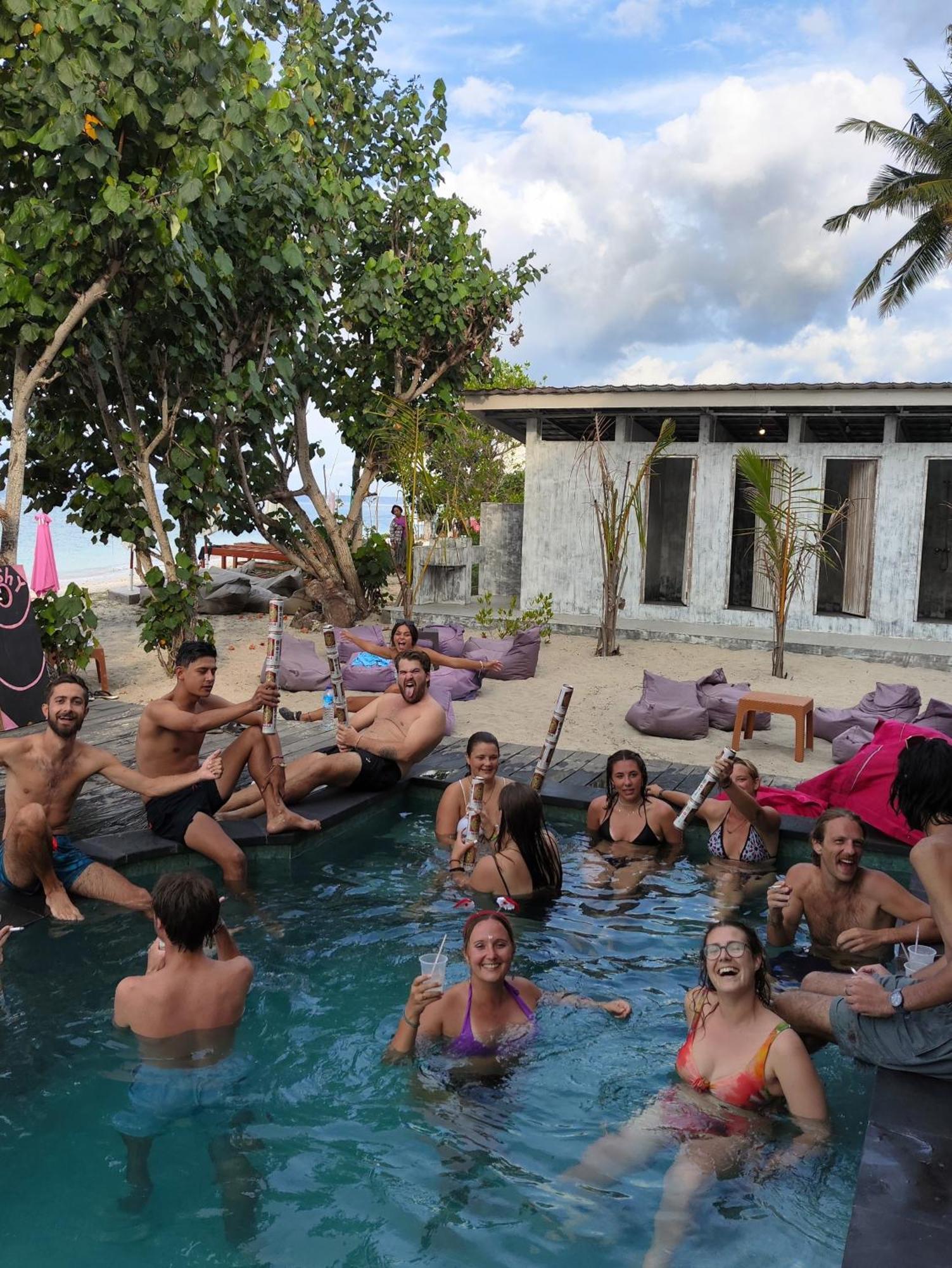 Lushy Hostel Nusa Penida Toyapakeh Exterior foto